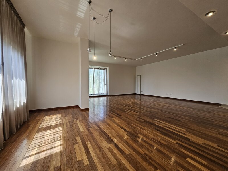 Dorobanti, Capitale,