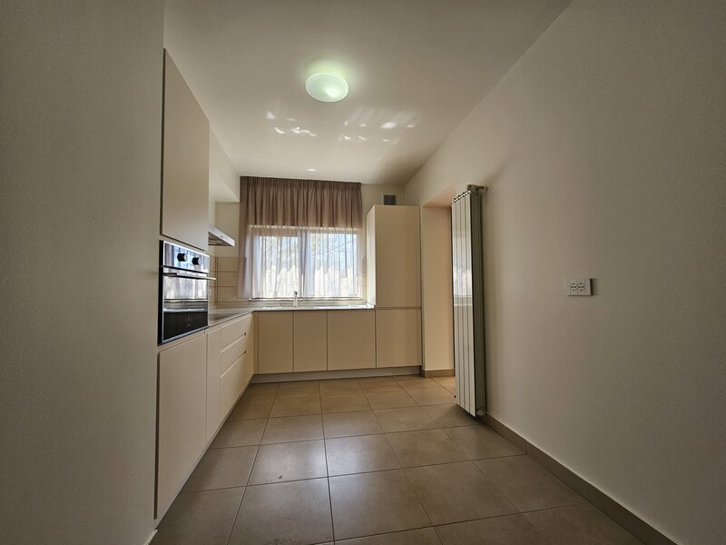 Dorobanti, Capitale,