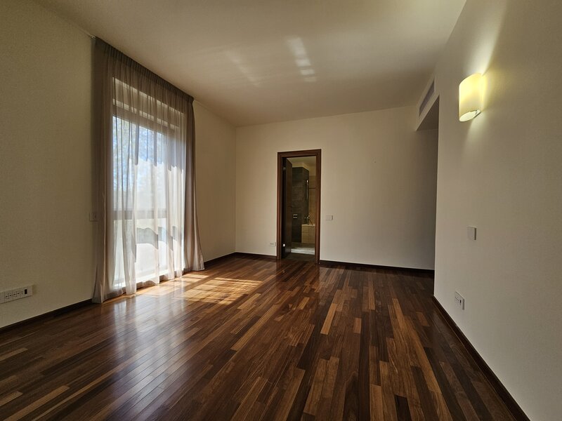 Dorobanti, Capitale,